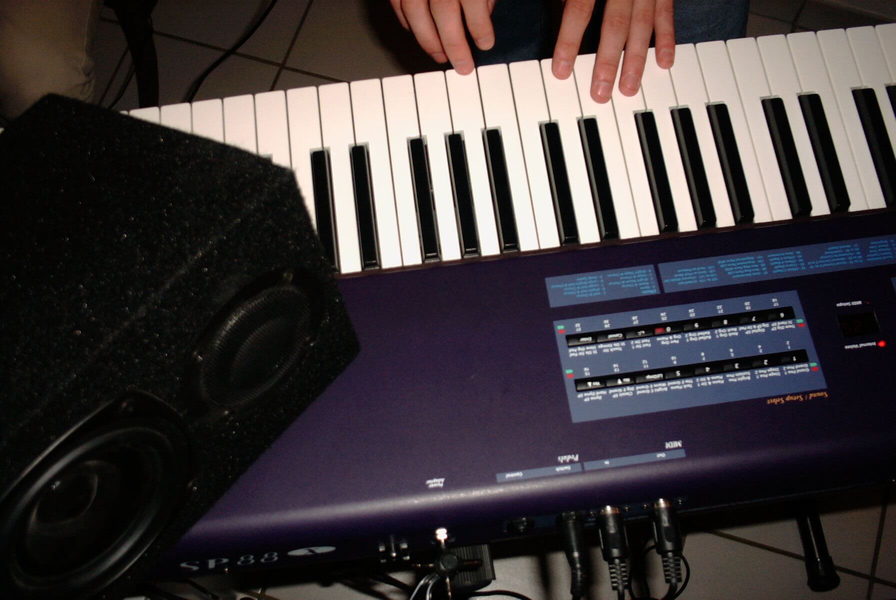 Synthétiseur - Piano - Instruments de Musique