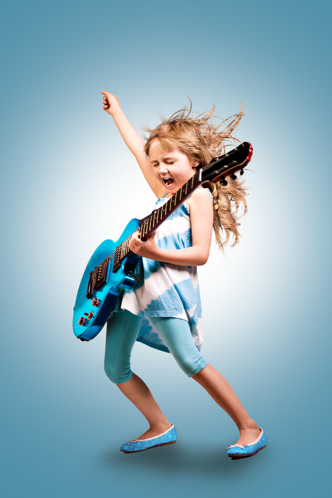 https://www.solfege.org/wp-content/uploads/2019/10/enfant-guitare-electrique.jpg