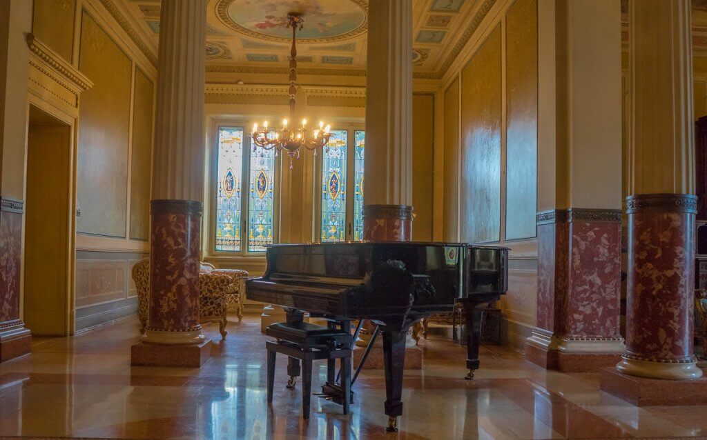 Banquette piano : comment bien choisir son tabouret de piano