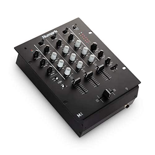 Numark M4 – Table de Mixage DJ 3 Voies pour Platine DJ Montable en Rack avec EQ 3 Bandes, Entrée Micro et Commandes de Crossfader, Reverse et Slope