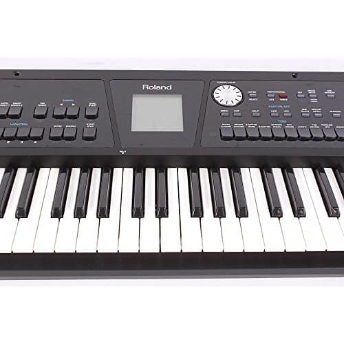 Clavier arrangeur BK-5 Roland, un clavier complet, autonome et polyvalent avec générateur d’accompagnement automatique et système de sonorisation intégré